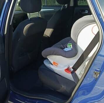 Форд Мондео 2009 в Дубно на Automoto.ua Синий Форд Мондео, объемом двигателя 1.6 л и пробегом 250 тыс. км за 6300 $, фото 6 на Automoto.ua