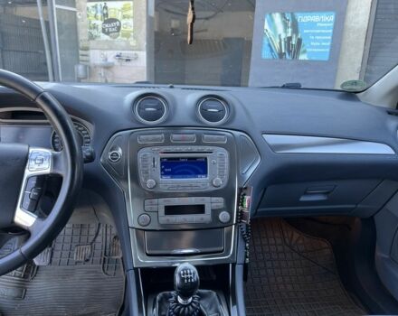 Синий Форд Мондео, объемом двигателя 2 л и пробегом 280 тыс. км за 6300 $, фото 7 на Automoto.ua