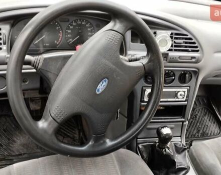 Форд Мондео 1993 в Шумск на Automoto.ua Синий Форд Мондео, объемом двигателя 1.6 л и пробегом 256 тыс. км за 1550 $, фото 5 на Automoto.ua