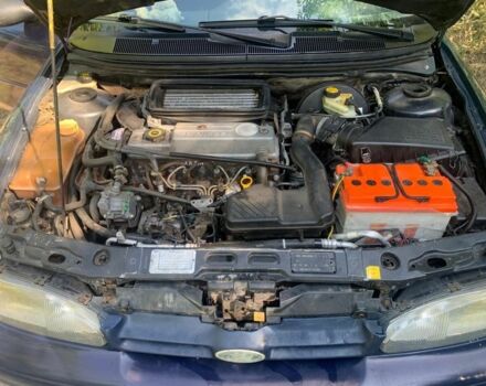 Синий Форд Мондео, объемом двигателя 1.8 л и пробегом 450 тыс. км за 1800 $, фото 3 на Automoto.ua