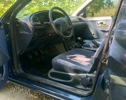 Синий Форд Мондео, объемом двигателя 1.8 л и пробегом 450 тыс. км за 1800 $, фото 7 на Automoto.ua