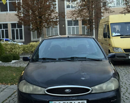 Форд Мондео 1997 в Черновцах на Automoto.ua Синий Форд Мондео, объемом двигателя 1.8 л и пробегом 280 тыс. км за 1800 $, фото 1 на Automoto.ua
