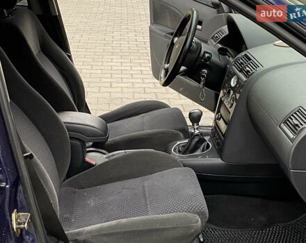 Синій Форд Мондео, об'ємом двигуна 1.8 л та пробігом 160 тис. км за 2999 $, фото 31 на Automoto.ua