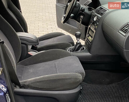 Синій Форд Мондео, об'ємом двигуна 1.8 л та пробігом 160 тис. км за 2999 $, фото 29 на Automoto.ua