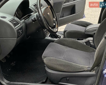 Синій Форд Мондео, об'ємом двигуна 1.8 л та пробігом 160 тис. км за 2999 $, фото 21 на Automoto.ua