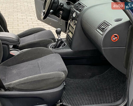 Синій Форд Мондео, об'ємом двигуна 1.8 л та пробігом 160 тис. км за 2999 $, фото 30 на Automoto.ua