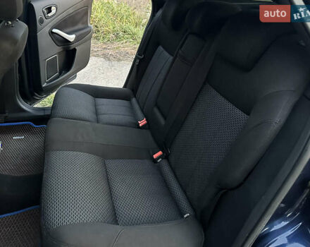 Синий Форд Мондео, объемом двигателя 2 л и пробегом 303 тыс. км за 5250 $, фото 17 на Automoto.ua