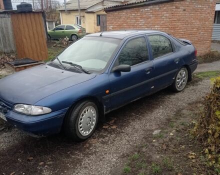 Синий Форд Мондео, объемом двигателя 1.8 л и пробегом 200 тыс. км за 999 $, фото 1 на Automoto.ua