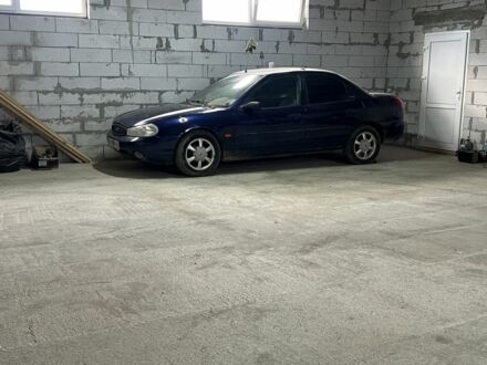 Синий Форд Мондео, объемом двигателя 0 л и пробегом 200 тыс. км за 1500 $, фото 1 на Automoto.ua