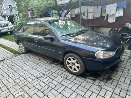 Синий Форд Мондео, объемом двигателя 0 л и пробегом 300 тыс. км за 899 $, фото 1 на Automoto.ua