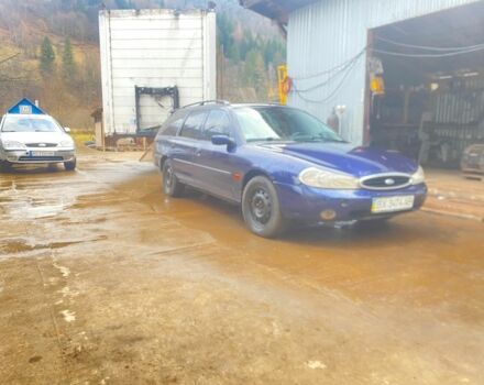 Синій Форд Мондео, об'ємом двигуна 1.8 л та пробігом 375 тис. км за 1700 $, фото 1 на Automoto.ua