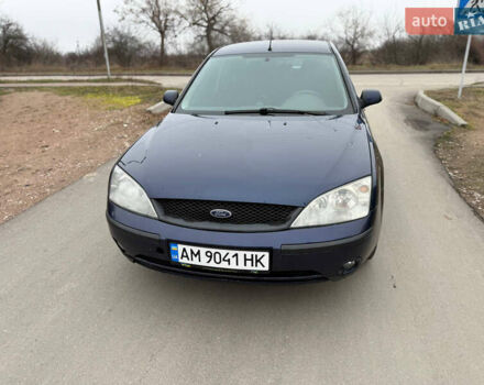 Синий Форд Мондео, объемом двигателя 2 л и пробегом 321 тыс. км за 2800 $, фото 1 на Automoto.ua