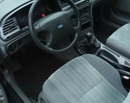 Зеленый Форд Мондео, объемом двигателя 1.8 л и пробегом 450 тыс. км за 1300 $, фото 4 на Automoto.ua