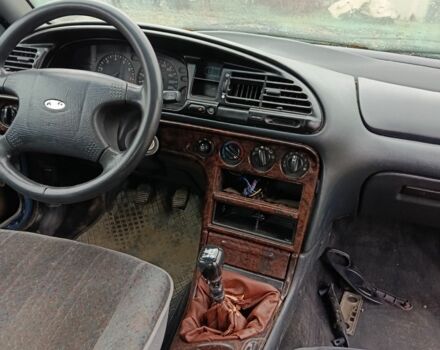 Зеленый Форд Мондео, объемом двигателя 1.8 л и пробегом 280 тыс. км за 600 $, фото 2 на Automoto.ua