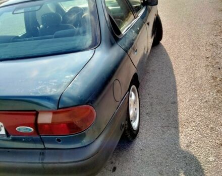 Зеленый Форд Мондео, объемом двигателя 1.6 л и пробегом 195 тыс. км за 1200 $, фото 4 на Automoto.ua