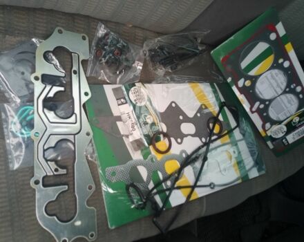 Зелений Форд Мондео, об'ємом двигуна 1.6 л та пробігом 400 тис. км за 643 $, фото 5 на Automoto.ua