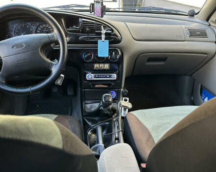 Зелений Форд Мондео, об'ємом двигуна 1.8 л та пробігом 124 тис. км за 2700 $, фото 7 на Automoto.ua