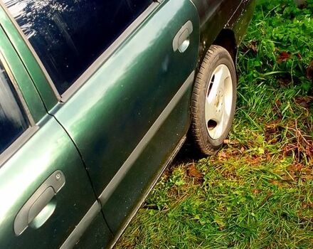 Зеленый Форд Мондео, объемом двигателя 1.6 л и пробегом 356 тыс. км за 1500 $, фото 1 на Automoto.ua