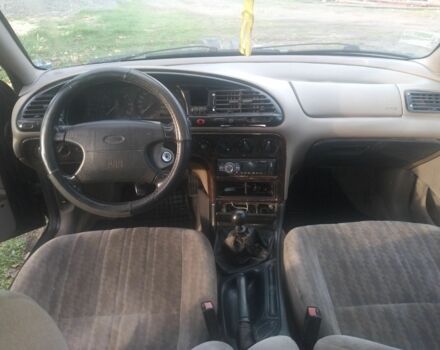 Зелений Форд Мондео, об'ємом двигуна 1.8 л та пробігом 300 тис. км за 1500 $, фото 1 на Automoto.ua