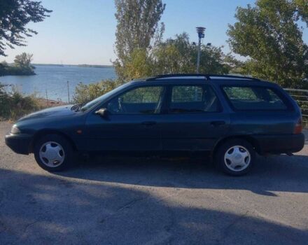 Зелений Форд Мондео, об'ємом двигуна 1.8 л та пробігом 325 тис. км за 2330 $, фото 2 на Automoto.ua