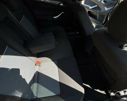 Зелений Форд Мондео, об'ємом двигуна 1.6 л та пробігом 286 тис. км за 8200 $, фото 23 на Automoto.ua