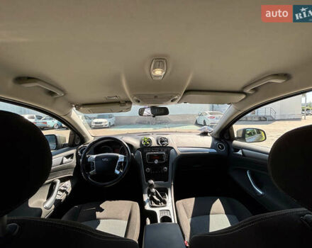 Зелений Форд Мондео, об'ємом двигуна 1.6 л та пробігом 286 тис. км за 8200 $, фото 18 на Automoto.ua