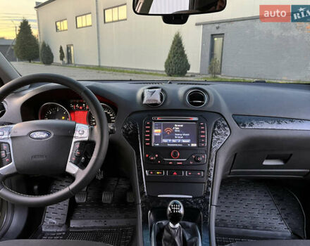 Зелений Форд Мондео, об'ємом двигуна 1.6 л та пробігом 198 тис. км за 8300 $, фото 31 на Automoto.ua