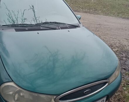 Зелений Форд Мондео, об'ємом двигуна 1.8 л та пробігом 384 тис. км за 1418 $, фото 1 на Automoto.ua