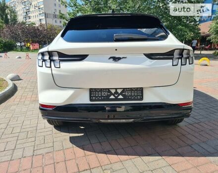 Білий Форд Mustang Mach-E, об'ємом двигуна 0 л та пробігом 48 тис. км за 24800 $, фото 3 на Automoto.ua