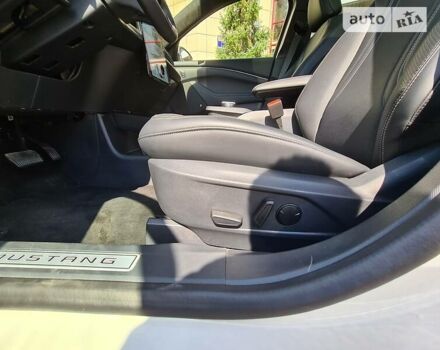 Білий Форд Mustang Mach-E, об'ємом двигуна 0 л та пробігом 48 тис. км за 24800 $, фото 20 на Automoto.ua