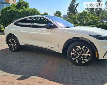 Білий Форд Mustang Mach-E, об'ємом двигуна 0 л та пробігом 48 тис. км за 24800 $, фото 5 на Automoto.ua