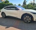 Білий Форд Mustang Mach-E, об'ємом двигуна 0 л та пробігом 48 тис. км за 24800 $, фото 5 на Automoto.ua