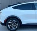 Белый Форд Mustang Mach-E, объемом двигателя 0 л и пробегом 55 тыс. км за 27590 $, фото 11 на Automoto.ua