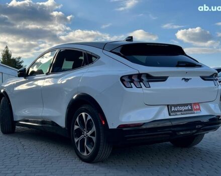 Белый Форд Mustang Mach-E, объемом двигателя 0 л и пробегом 55 тыс. км за 27590 $, фото 8 на Automoto.ua