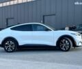 Белый Форд Mustang Mach-E, объемом двигателя 0 л и пробегом 55 тыс. км за 27590 $, фото 12 на Automoto.ua