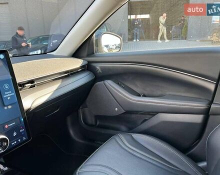 Білий Форд Mustang Mach-E, об'ємом двигуна 0 л та пробігом 55 тис. км за 27590 $, фото 31 на Automoto.ua