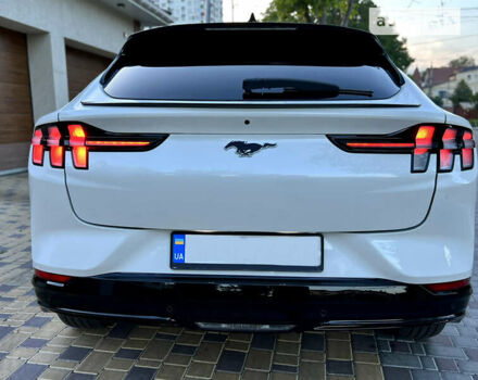 Белый Форд Mustang Mach-E, объемом двигателя 0 л и пробегом 26 тыс. км за 32900 $, фото 4 на Automoto.ua