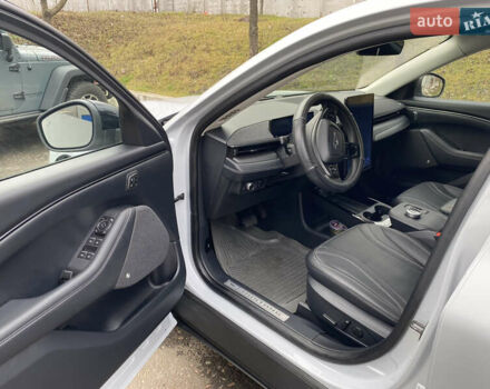 Білий Форд Mustang Mach-E, об'ємом двигуна 0 л та пробігом 38 тис. км за 25000 $, фото 6 на Automoto.ua