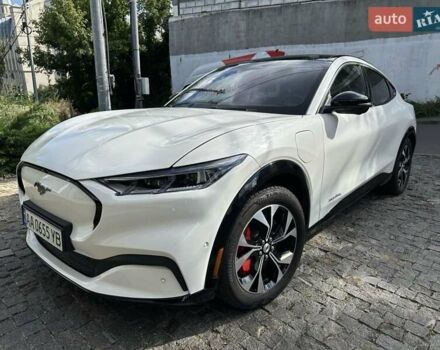 Белый Форд Mustang Mach-E, объемом двигателя 0 л и пробегом 16 тыс. км за 29000 $, фото 3 на Automoto.ua