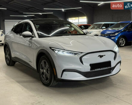 Белый Форд Mustang Mach-E, объемом двигателя 0 л и пробегом 228 тыс. км за 19900 $, фото 9 на Automoto.ua