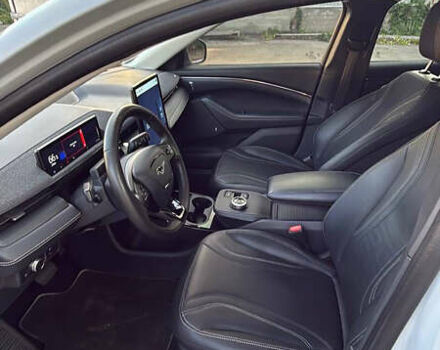 Белый Форд Mustang Mach-E, объемом двигателя 0 л и пробегом 100 тыс. км за 31000 $, фото 9 на Automoto.ua