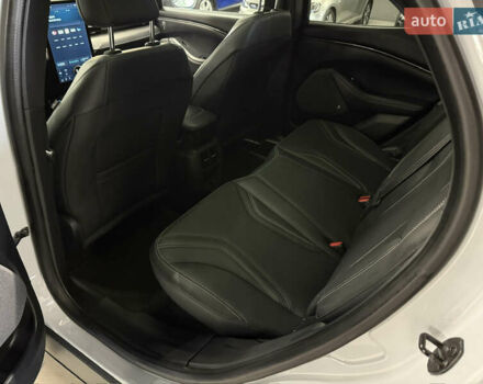 Белый Форд Mustang Mach-E, объемом двигателя 0 л и пробегом 228 тыс. км за 19900 $, фото 41 на Automoto.ua