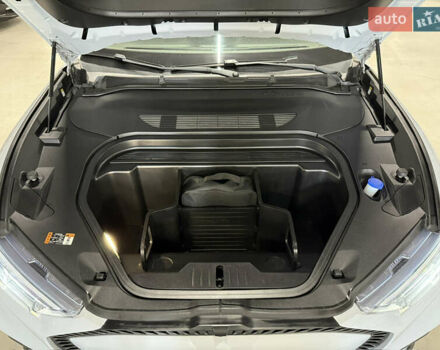 Белый Форд Mustang Mach-E, объемом двигателя 0 л и пробегом 228 тыс. км за 19900 $, фото 29 на Automoto.ua