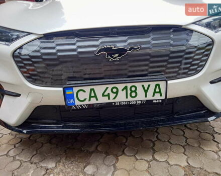 Белый Форд Mustang Mach-E, объемом двигателя 0 л и пробегом 26 тыс. км за 34900 $, фото 5 на Automoto.ua