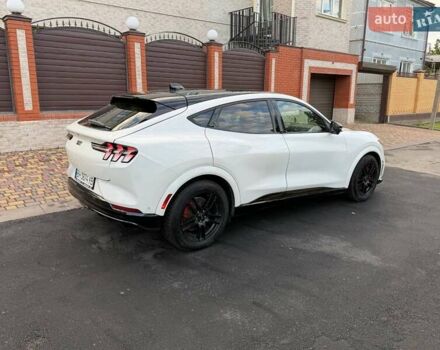 Белый Форд Mustang Mach-E, объемом двигателя 0 л и пробегом 157 тыс. км за 25900 $, фото 6 на Automoto.ua