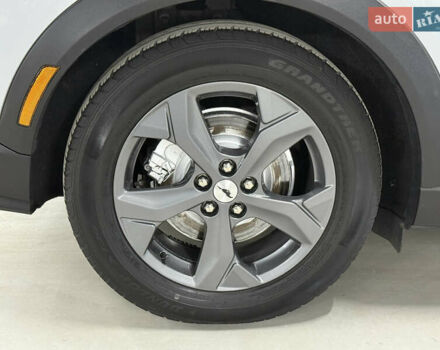 Белый Форд Mustang Mach-E, объемом двигателя 0 л и пробегом 228 тыс. км за 19900 $, фото 21 на Automoto.ua