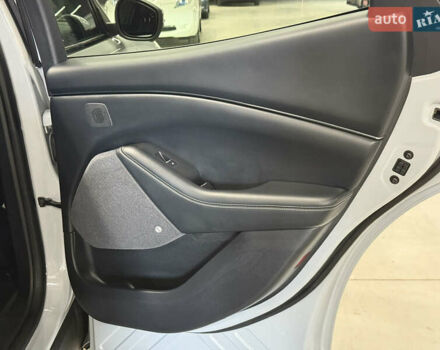 Белый Форд Mustang Mach-E, объемом двигателя 0 л и пробегом 228 тыс. км за 19900 $, фото 56 на Automoto.ua