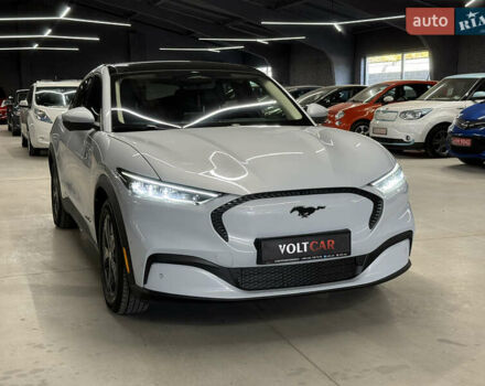 Белый Форд Mustang Mach-E, объемом двигателя 0 л и пробегом 228 тыс. км за 19900 $, фото 10 на Automoto.ua