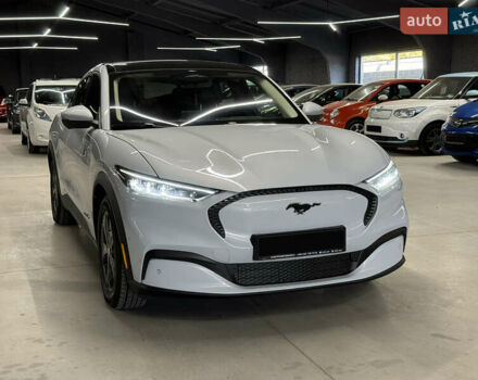Белый Форд Mustang Mach-E, объемом двигателя 0 л и пробегом 228 тыс. км за 19900 $, фото 8 на Automoto.ua