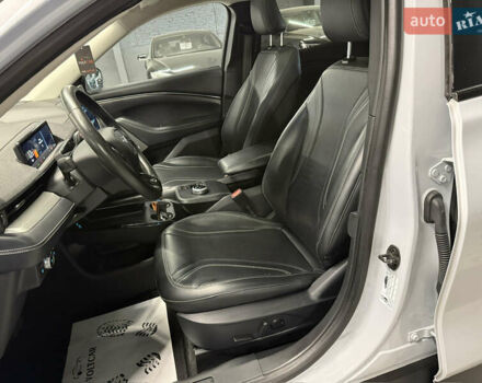 Белый Форд Mustang Mach-E, объемом двигателя 0 л и пробегом 228 тыс. км за 19900 $, фото 63 на Automoto.ua